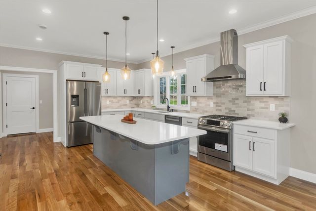 1 Scarlett Drive, East Longmeadow, MA 01028