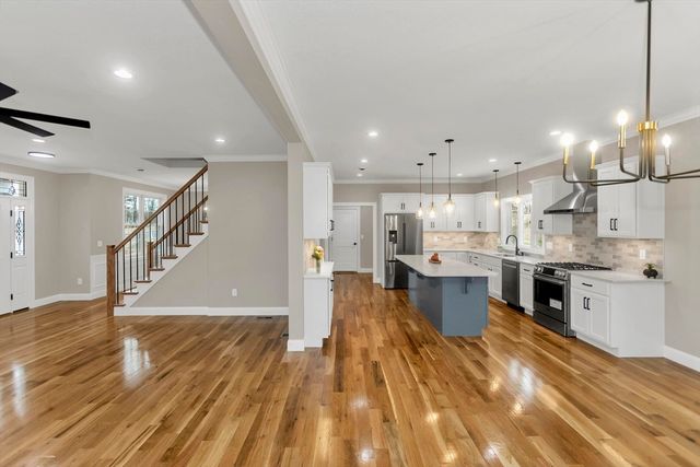 1 Scarlett Drive, East Longmeadow, MA 01028
