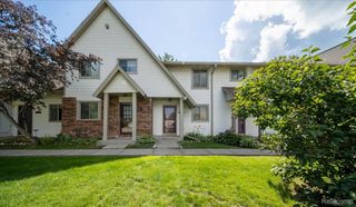 7310 Bluewater Drive 116, Springfield Charter Township, MI 48348