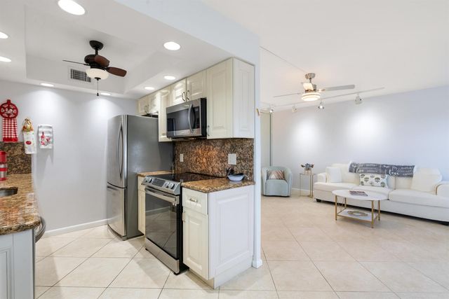 4060 Cornwall C, Boca Raton, FL 33434