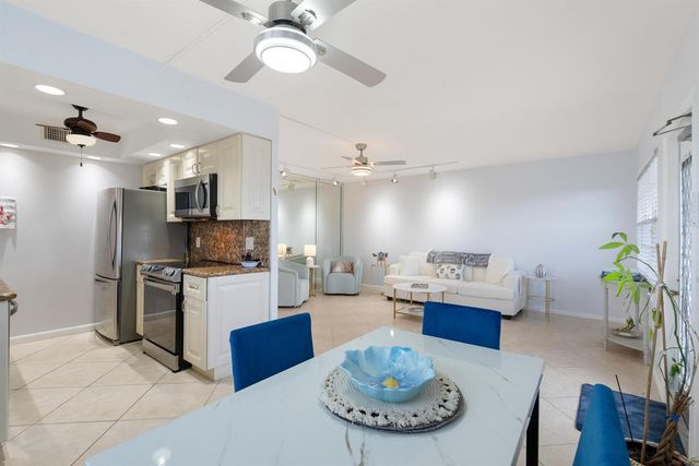 4060 Cornwall C, Boca Raton, FL 33434