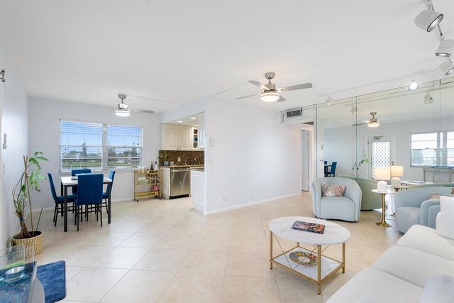 4060 Cornwall C, Boca Raton, FL 33434