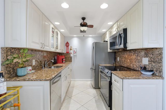 4060 Cornwall C, Boca Raton, FL 33434