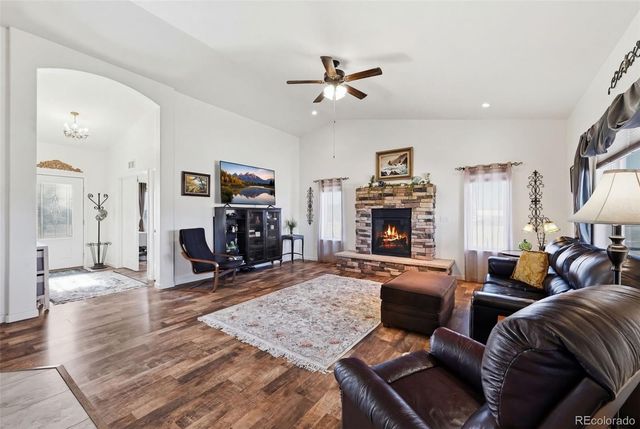 875 7th Street, Penrose, CO 81240