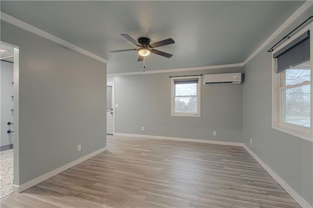 887 SE 201 Street, Holt, MO 64048