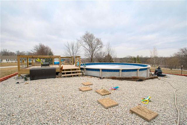 887 SE 201 Street, Holt, MO 64048