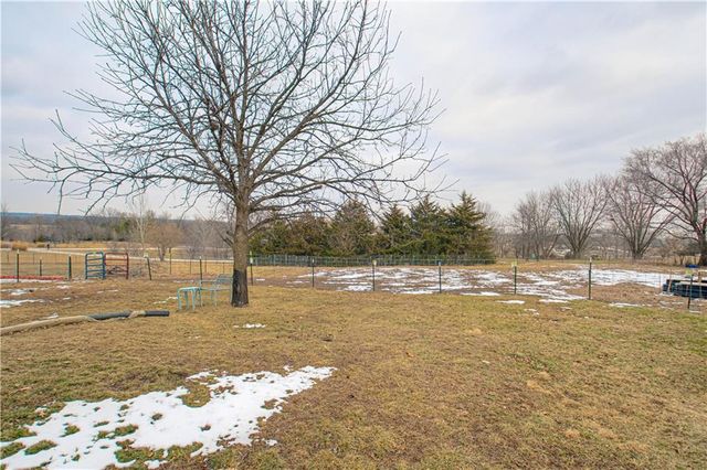 887 SE 201 Street, Holt, MO 64048