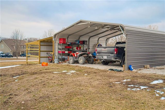 887 SE 201 Street, Holt, MO 64048