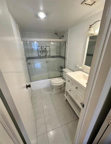 1470 NE 125th Terrace 412, North Miami, FL 33161