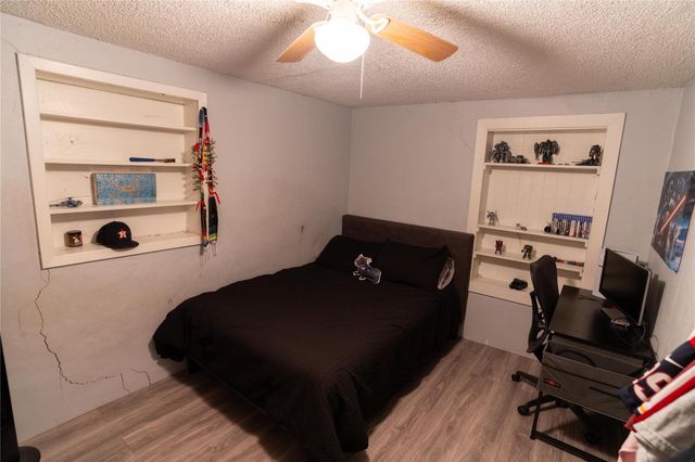 417 Hardy Street, Clute, TX 77531