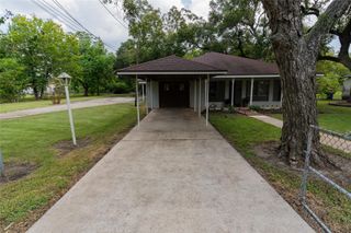 417 Hardy Street, Clute, TX 77531