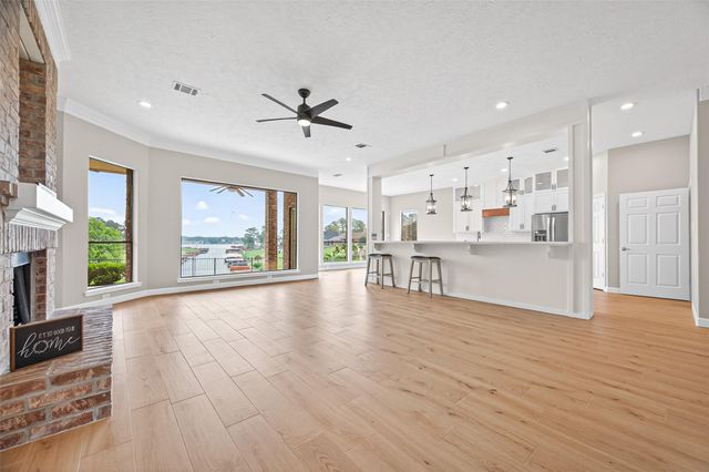18818 E Cool Breeze Lane, Montgomery, TX 77356