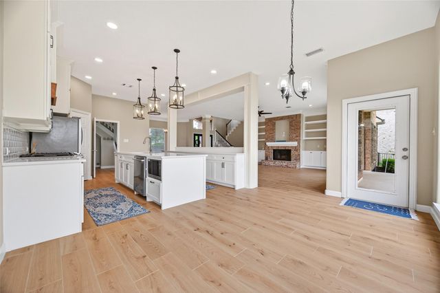 18818 E Cool Breeze Lane, Montgomery, TX 77356