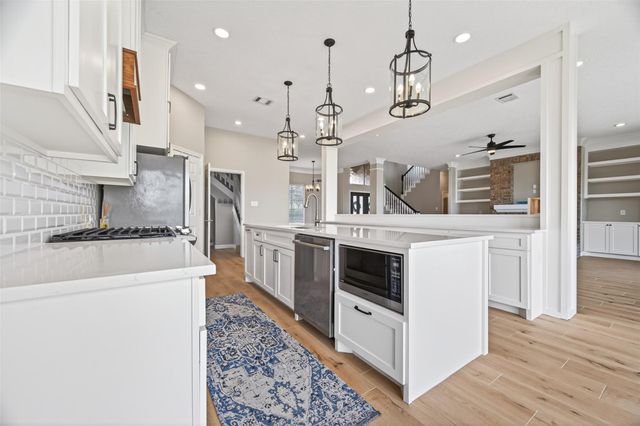 18818 E Cool Breeze Lane, Montgomery, TX 77356