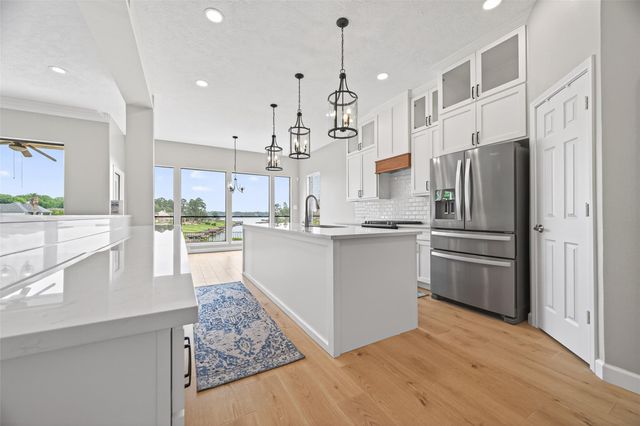 18818 E Cool Breeze Lane, Montgomery, TX 77356