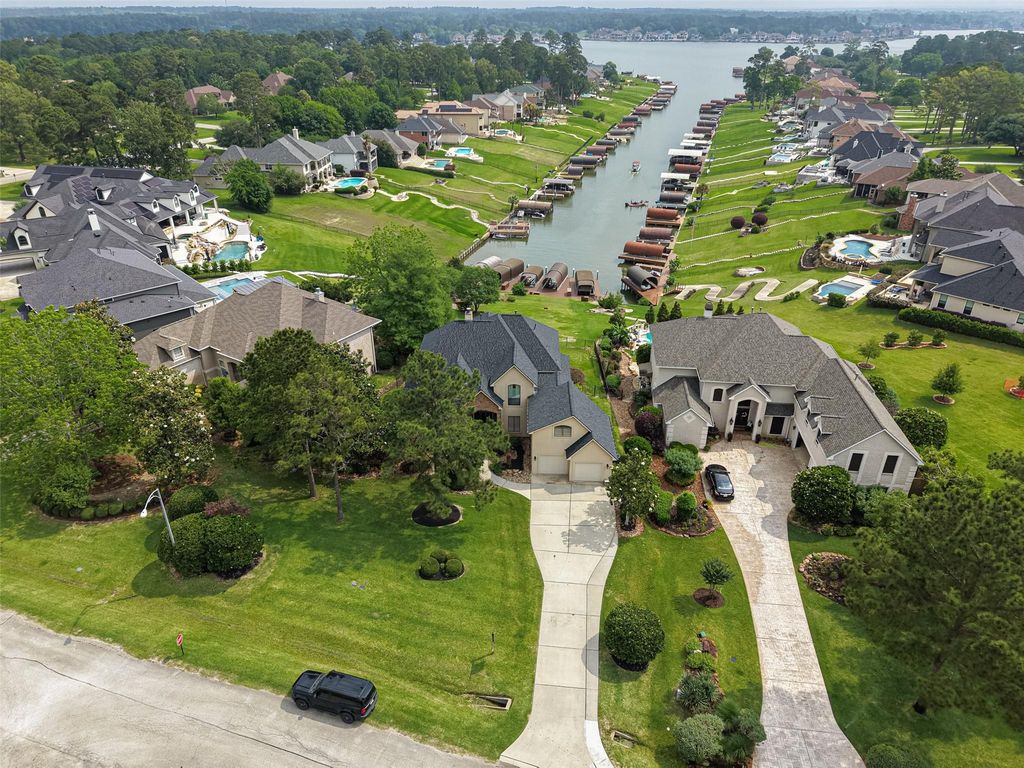 18818 E Cool Breeze Lane, Montgomery, TX 77356