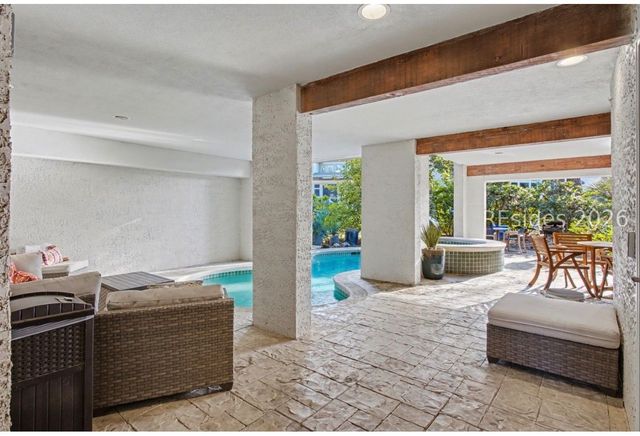 20 Spinnaker Ct, Hilton Head Island, SC 29928