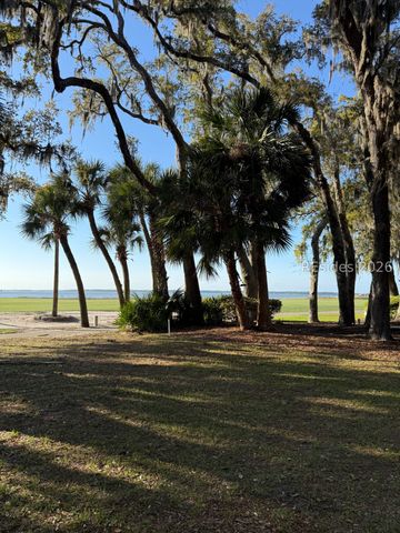 20 Spinnaker Ct, Hilton Head Island, SC 29928
