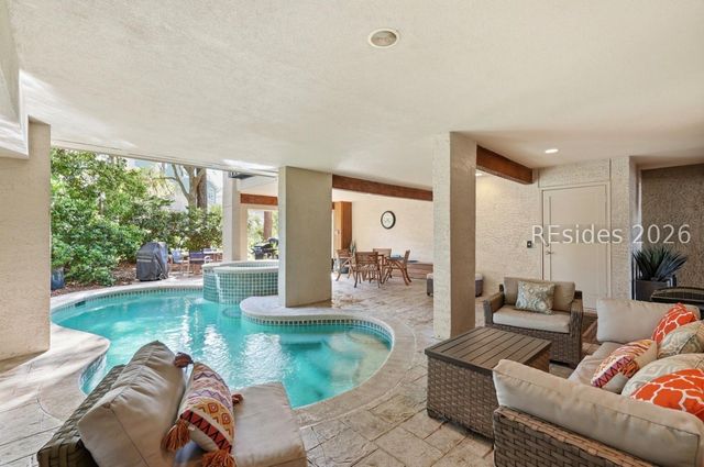 20 Spinnaker Ct, Hilton Head Island, SC 29928