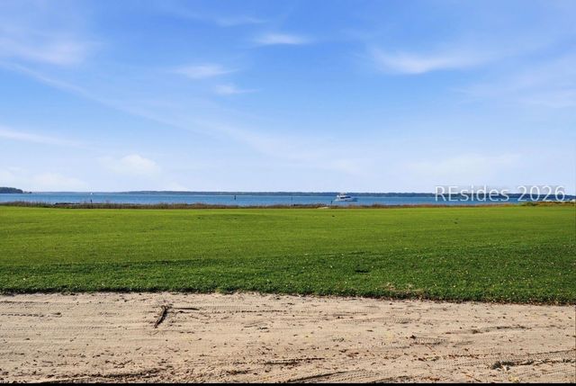 20 Spinnaker Ct, Hilton Head Island, SC 29928