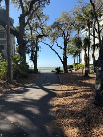 20 Spinnaker Ct, Hilton Head Island, SC 29928