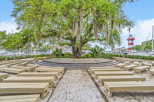 20 Spinnaker Ct, Hilton Head Island, SC 29928