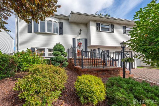 62 Pinho Avenue, Carteret, NJ 07008