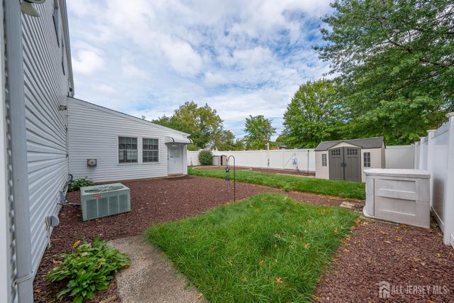 62 Pinho Avenue, Carteret, NJ 07008