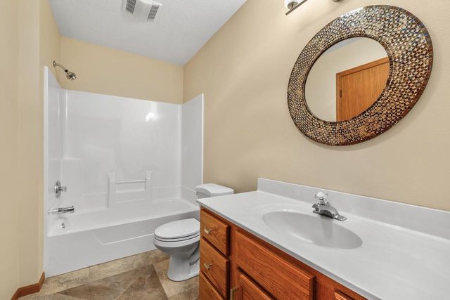 2641 13th COURT, La Crosse, WI 54601