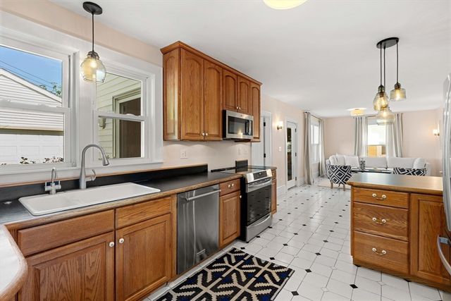 138 Lothrop Street, Beverly, MA 01915