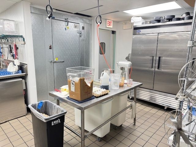 2564 N clark Street, Chicago, IL 60614