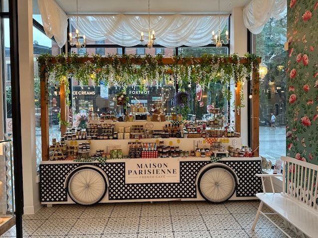 2564 N clark Street, Chicago, IL 60614