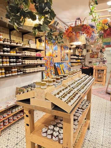 2564 N clark Street, Chicago, IL 60614