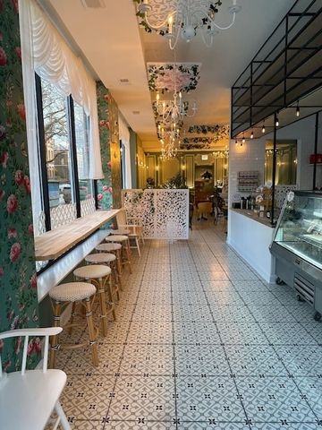 2564 N clark Street, Chicago, IL 60614