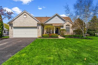 4092 Autumn Wood Drive, Fenton Charter Township, MI 48430