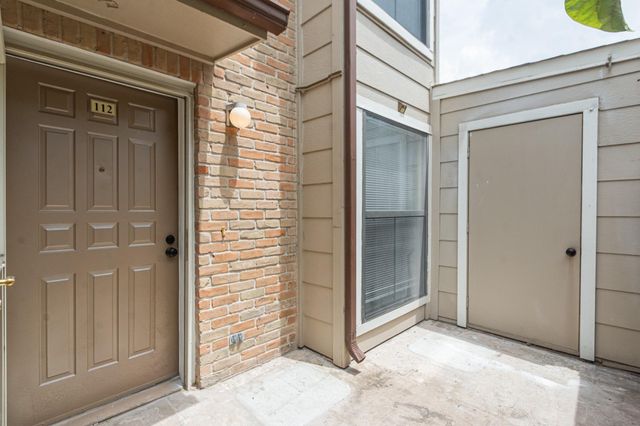 2110 Wilcrest Drive 112, Houston, TX 77042