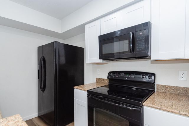 2110 Wilcrest Drive 112, Houston, TX 77042