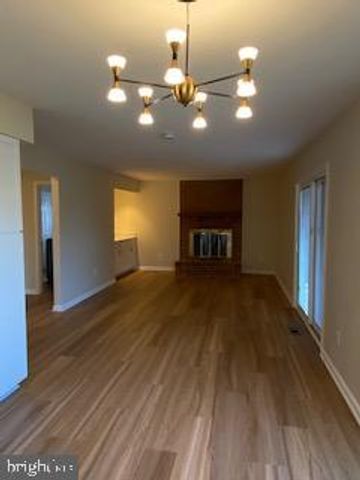 12438 WENDELL HOLMES RD, Herndon, VA 20171
