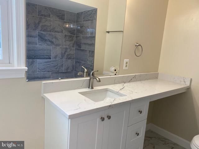 12438 WENDELL HOLMES RD, Herndon, VA 20171