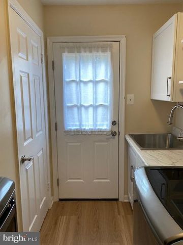 12438 WENDELL HOLMES RD, Herndon, VA 20171