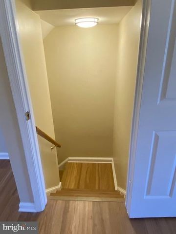 12438 WENDELL HOLMES RD, Herndon, VA 20171
