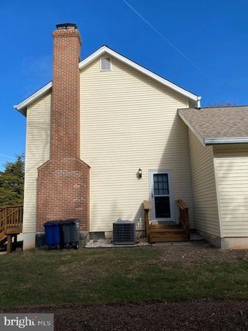 12438 WENDELL HOLMES RD, Herndon, VA 20171