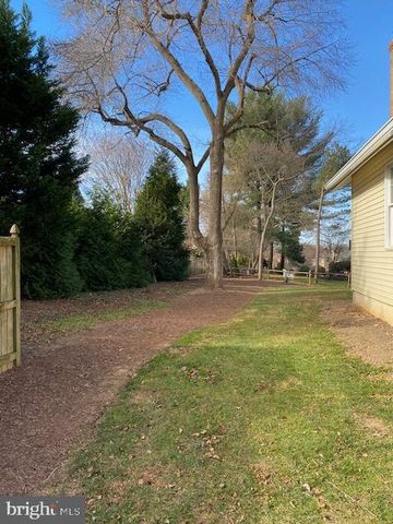 12438 WENDELL HOLMES RD, Herndon, VA 20171