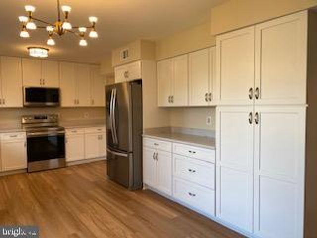 12438 WENDELL HOLMES RD, Herndon, VA 20171