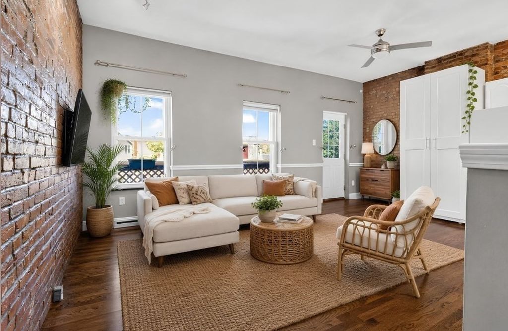 11 Medford St 3, Chelsea, MA 02150