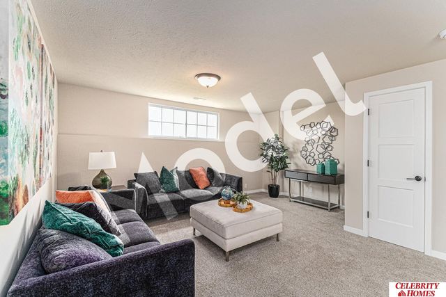 8521 S 179 Street, Omaha, NE 68136