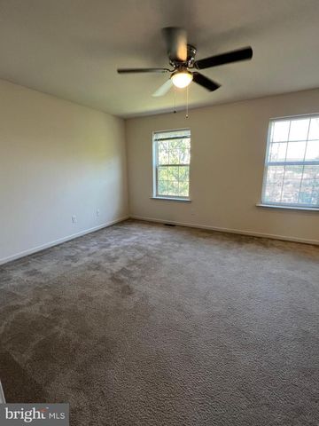 6426 CREEKBEND DR, Mechanicsburg, PA 17050