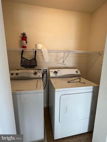 6426 CREEKBEND DR, Mechanicsburg, PA 17050