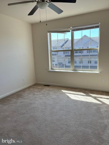 6426 CREEKBEND DR, Mechanicsburg, PA 17050