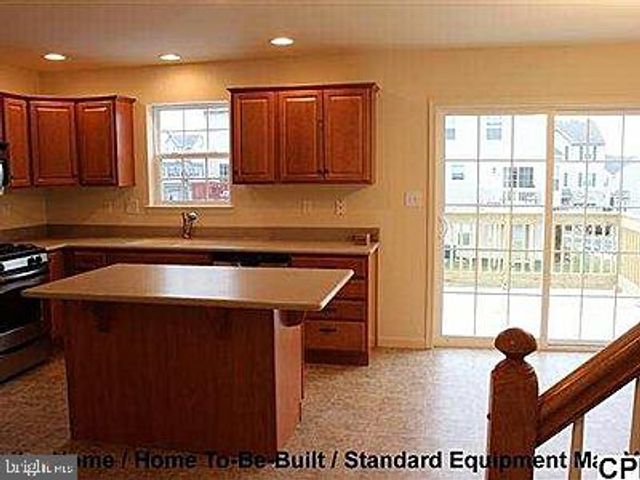 6426 CREEKBEND DR, Mechanicsburg, PA 17050